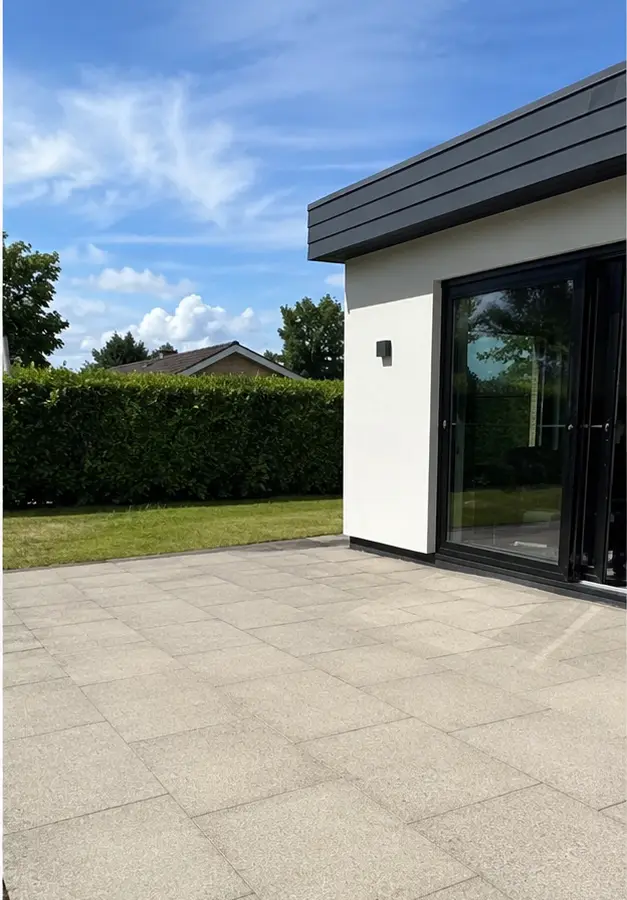 Efter: Store betonfliser