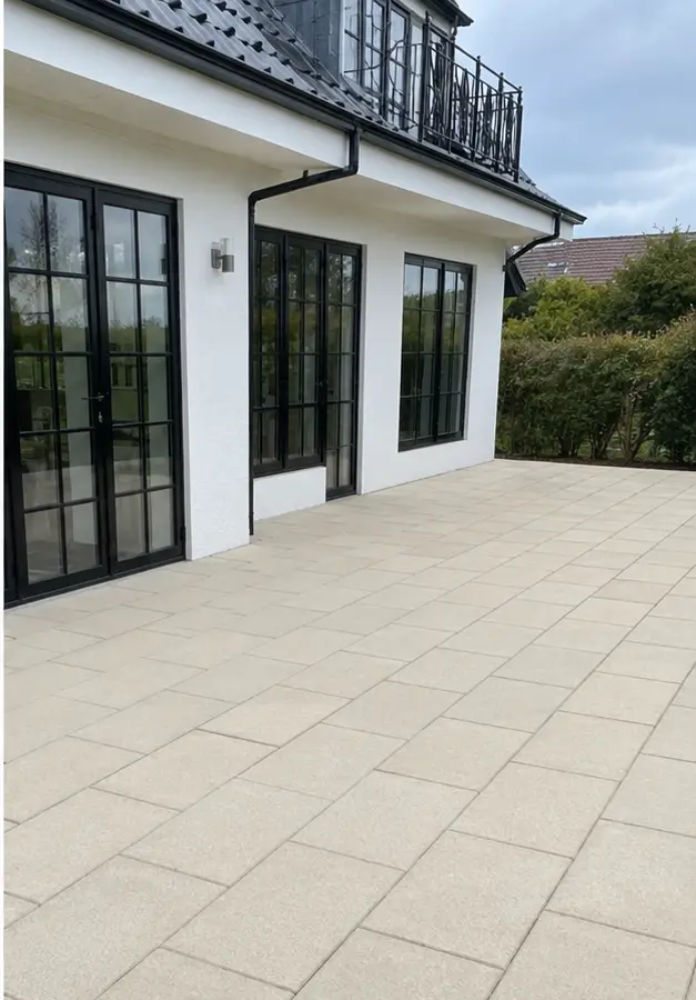 Efter: Betonfliser ved klassisk villa