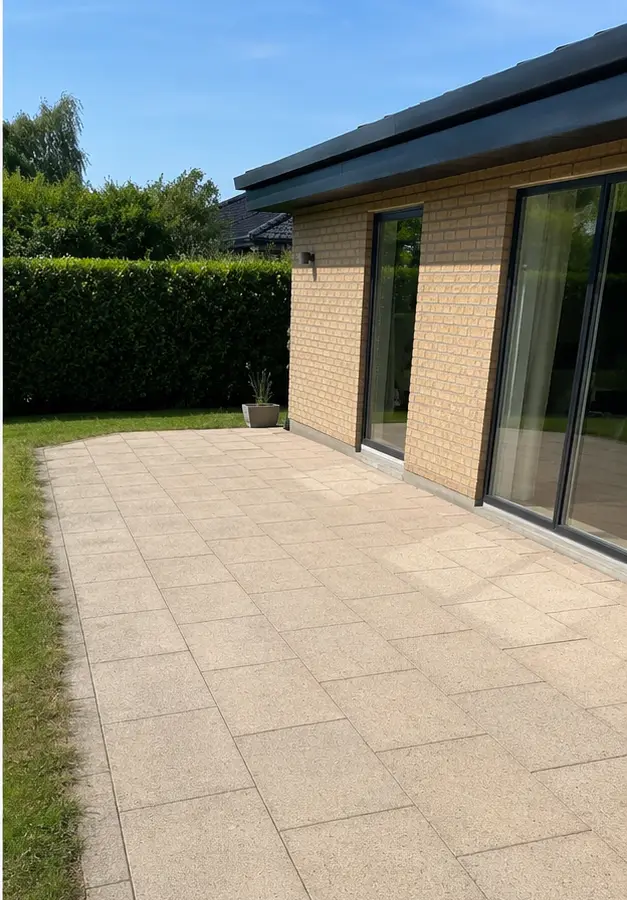 Efter: Betonfliser på terrasse